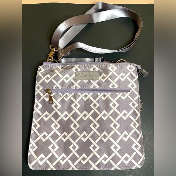 Sarah Wells Handbags - Sarah Wells MHeart Bag Gray Purple Crossbody Bag Zip Closure